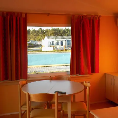 Natur Camping Bungalow T2 - 18 Ferienhaus